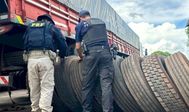 PRF flagra esquema de contrabando de pneus em borracharia às margens da BR-277, em Cascavel
