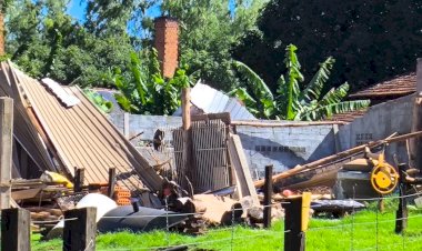 Imagens dos estragos do Mini Tornado em Arroio Guaçu Mercedes