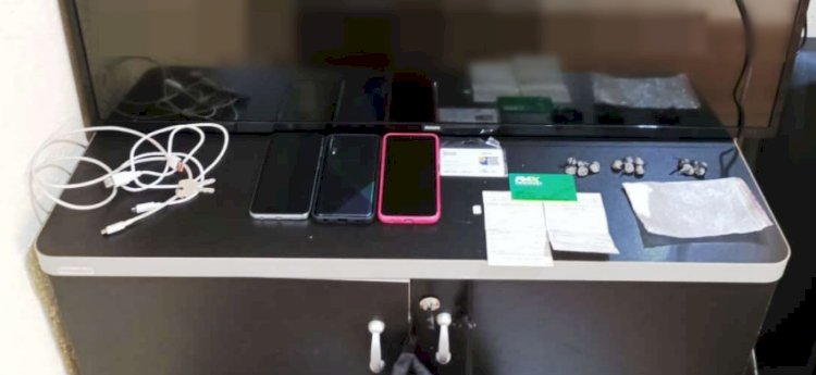 Polícia encontra capuz, celulares das vítimas e drogas na casa de suspeito de assalto em Nova Santa Rosa  Subtítulo