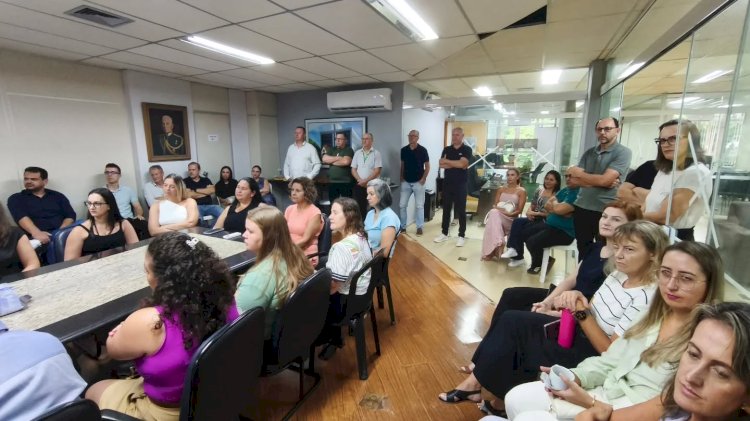 Diretores da rede municipal de ensino tomam posse para o biênio 2026–2027 em Marechal Cândido Rondon