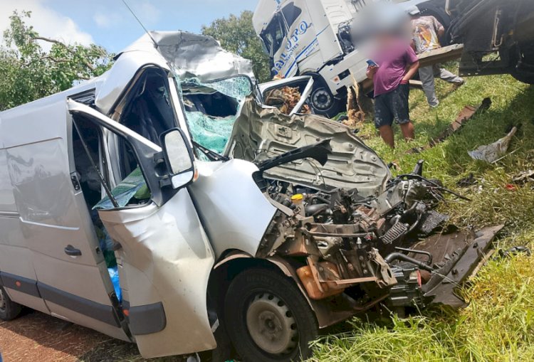 Colisão frontal na BR-277 deixa um morto e três feridos em Nova Laranjeiras