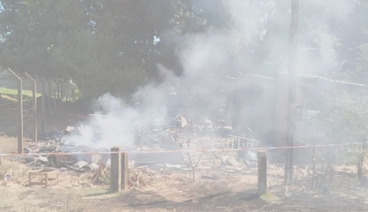 Rixa entre vizinho termina em esfaqueamento ,casa incendiada, um preso e outro no hospital  na região