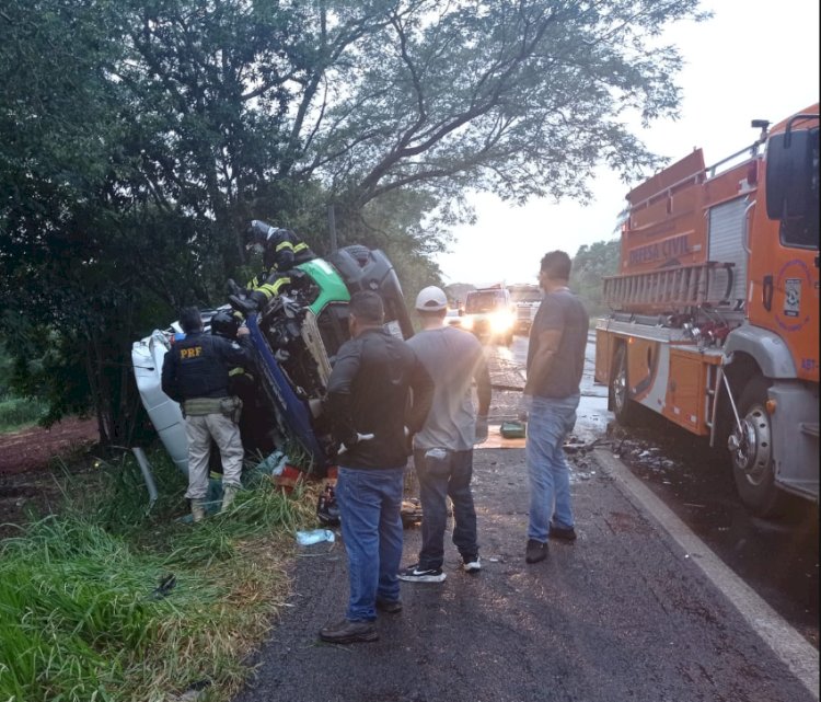 ATUALIZANDO: Acidente entre três veículos deixa 6 vitimas  proximo a Ubiratã