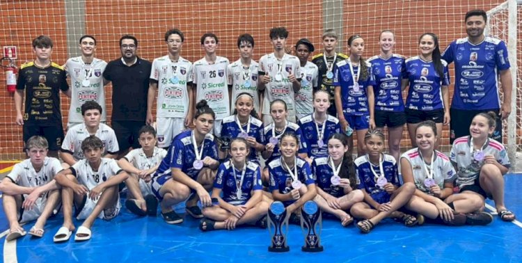 Nova Santa Rosa conquista vice-campeonato no masculino e feminino na Copa Oeste de Futsal