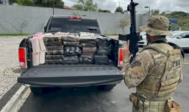 PRF apreende uma tonelada de maconha em caminhonete que seguia para Curitiba