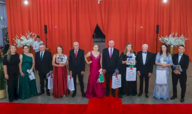 Delci Muller e Elton Becker são eleitos Miss e Mister 3ª Idade