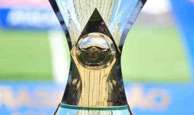 Flamengo vence o Corinthians de virada e abre vantagem na liderança do Brasileirão