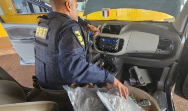 PRF apreende quase 20 kg de haxixe e skunk na BR-272, em Guaíra