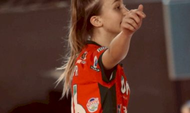 ATUALIZADO: Atleta de Nova Santa Rosa decide vaga ao título mundial de futsal Sub-15 hoje (19) em Foz do Iguaçu