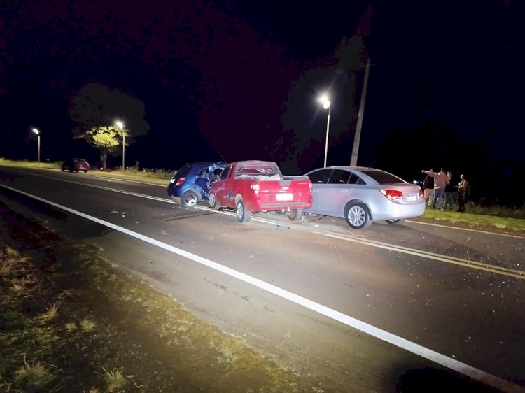 Três veículos envolvidos  e duas vítimas com ferimento em Pato Bragado