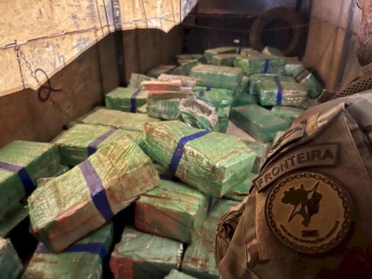 PRF apreende 1,5 tonelada de maconha em caminhão em Assis Chateaubriand