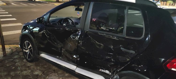 Colisão entre dois veículos deixa um ferido no centro de Nova Santa Rosa