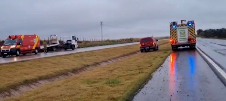 Grávida e idosa ficam feridas em capotamento na BR-163