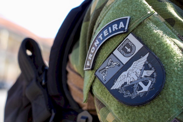 Operação Acero apreende veículo com 2 mil pacotes de cigarros contrabandeados na região de Mercedes