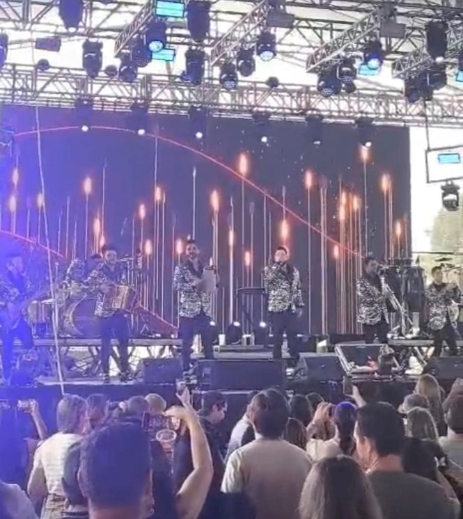 Milhares de pessoas prestigiam a Festa do 33º aniversário  de Mercedes, considerada uma das maiores já realizadas