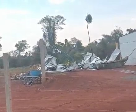 Vendaval provoca estragos em clube e  e propriedade rural de Nova Santa Rosa