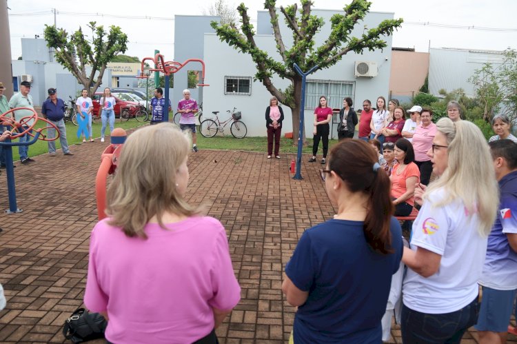1ª Caminhada do Dia do Idoso e do lançamento do Outubro Rosa  é realizado em Nova Santa Rosa