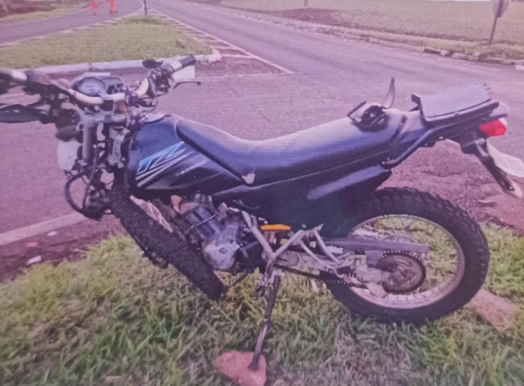 CASAL FICA FERIDO EM ACIDENTE ENTRE MOTO E CARRO NA PR-239, EM ASSIS CHATEAUBRIAND
