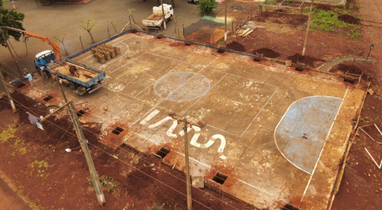Obra de cobertura e reforma da quadra da Escola Almirante Barroso é iniciada em Vila Curvado
