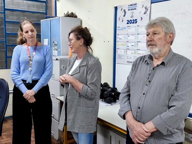 Dezenas de alunos participam da aula inaugural do curso de assistente administrativo 