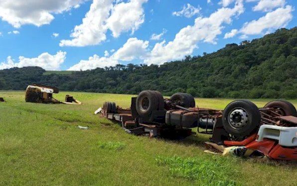 Dois acidentes  na tarde dessa terça-feira: um morto  na PR-573 e capotamento na  PR-471 em Catanduvas
