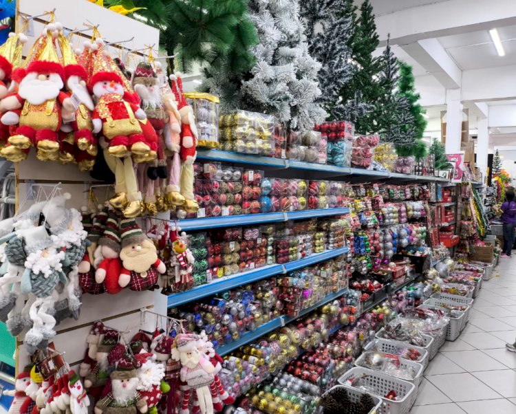 Comércio de Marechal Rondon já entra no clima do Natal com grande variedade em artigos de decoração
