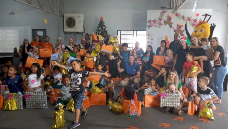 Secretaria de Assistência Social promove momento especial de Natal no CAF